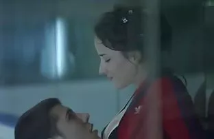 порно видео Горячий татуированный MILF трахает молодого шпица